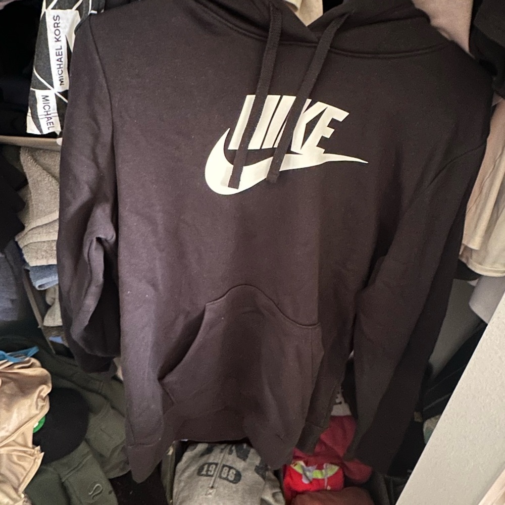 Nike Men's Black Pullover Hoodie